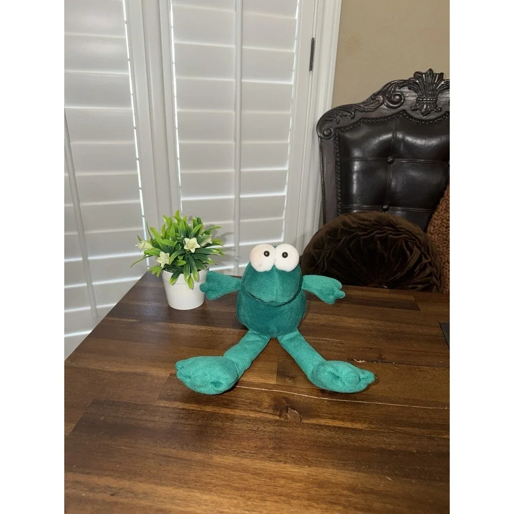 House Of Lloyd Toad Frog Plush 